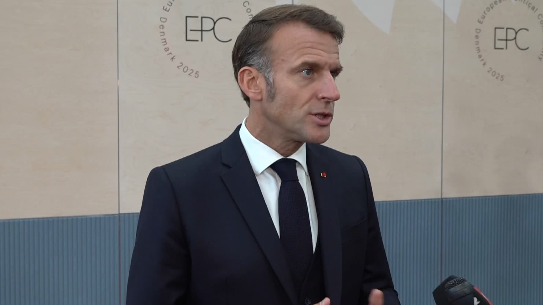 "UNE MENACE DE PLUS EN PLUS HYBRIDE": EMMANUEL MACRON PLAIDE POUR DES "POLITIQUES D'ENTRAVE" À L'ENCONTRE DE LA FLOTTE RUSSE FANTÔME