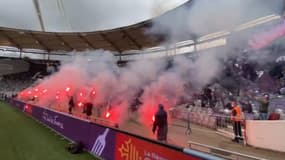 Les fumigènes sont de retour pour Toulouse-Grenoble