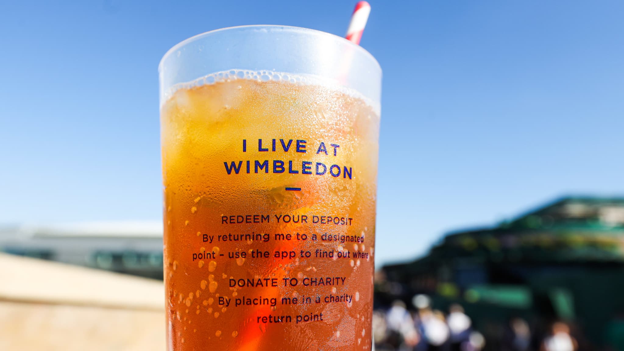 A Wimbledon, les gens raffolent des Pimm's, un classique à Wimbledon. A Wimbledon, les gens raffolent des Pimm's, un classique à Wimbledon.