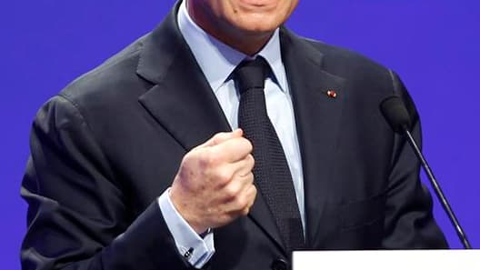 Nicolas Sarkozy a défendu lundi ses efforts en faveur de la sidérurgie lorraine tout en brocardant les critiques de l'opposition socialiste qui lui reproche son impuissance dans ce dossier. /Photo prise le 2 avril 2012/REUTERS/Benoît Tessier