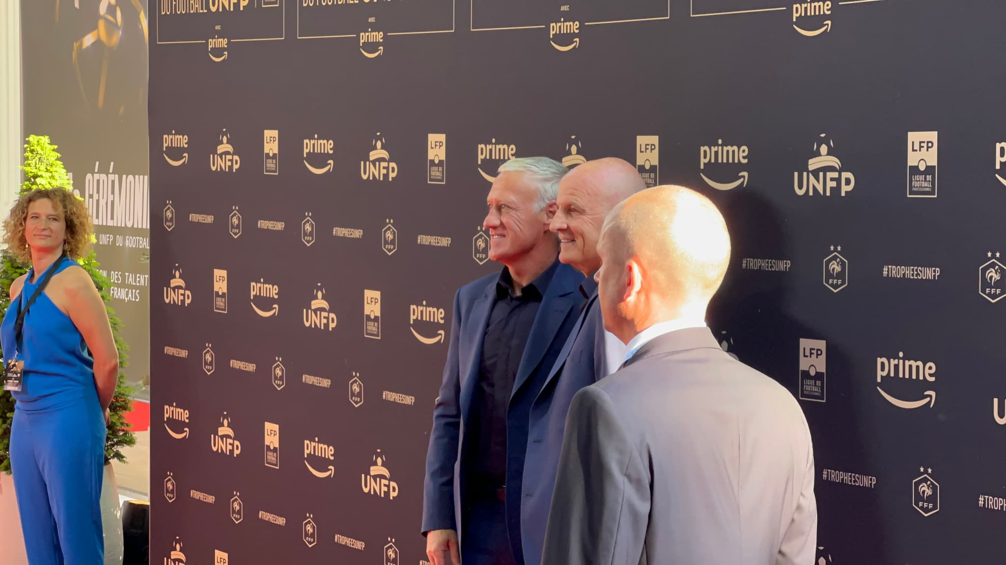 Didier Deschamps tout sourire aux côtés de son fidèle adjoint Didier Deschamps tout sourire aux côtés de son fidèle adjoint