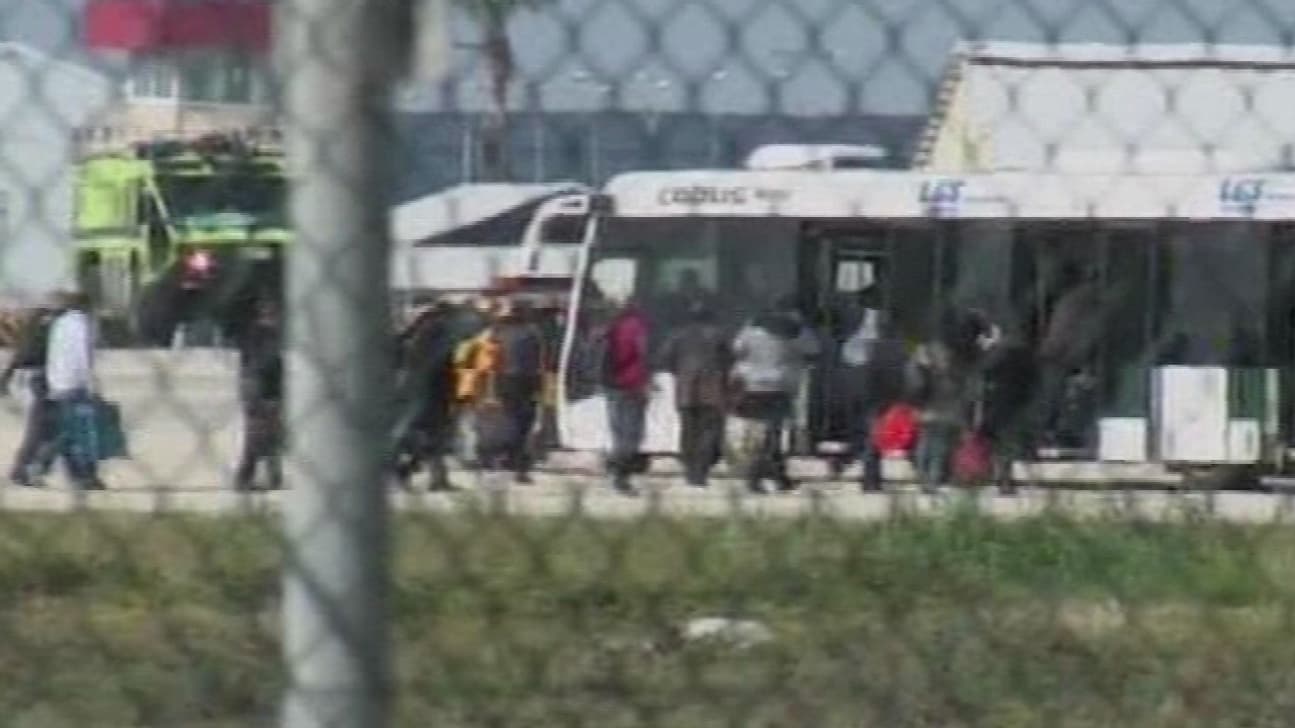 Tous les passagers n'ont pas été libérés. Tous les passagers n'ont pas été libérés.