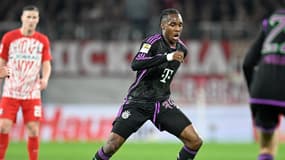 L'attaquant du Bayern Mathys Tel face à Fribourg
