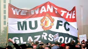 Des supporters de Manchester United manifestent contre les Glazer, le 02 mai 2021.
