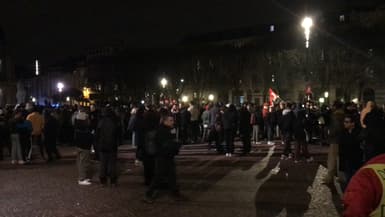 Les manifestants place de la République à Lille après l'adoption de la réforme des retraites, le lundi 20 mars 2023. (Photo d'illustration)