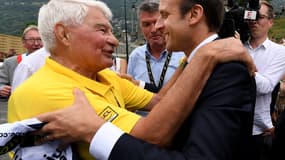 Emmanuel Macron avec Raymond Poulidor sur le Tour de France