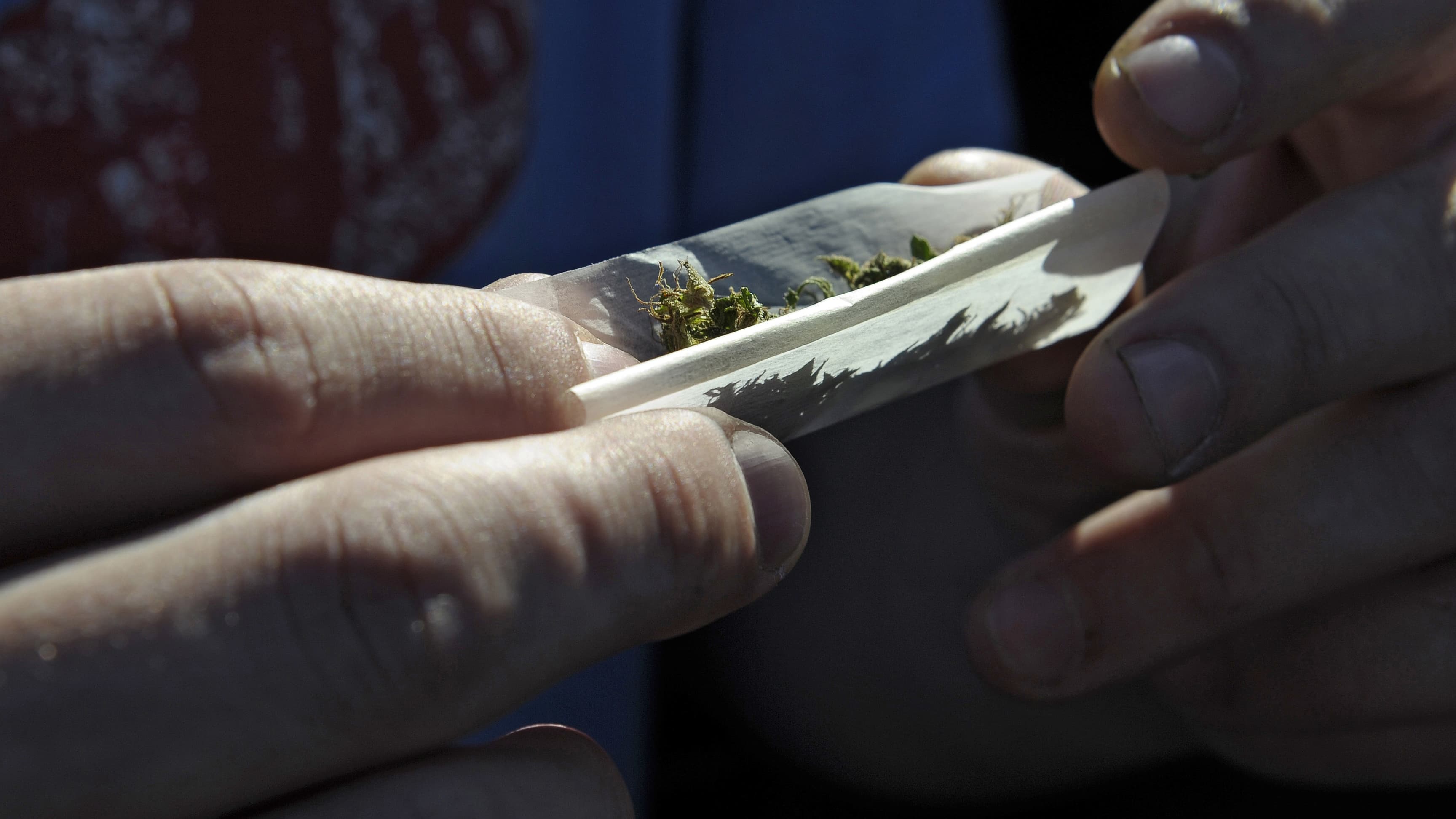 Cannabis au volant:un joint suffit à affecter la conduite - Sciences et  Avenir