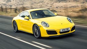 La 911 Carrera S a le droit à un nouveau kit moteur, facturé 10.224 euros.
