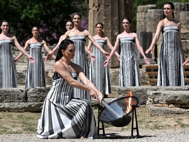 Une répétition de la cérémonie d'allumage de la flamme olympique, à Olympie (Grèce) le 15 avril 2024
