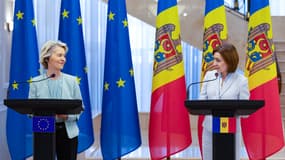 La présidente de la Commission européenne, Ursula von der Leyen (à gauche) et la présidente de la Moldavie, Maia Sandu (à droite), lors d'une conférence de presse à l'issue d'une réunion bilatérale au siège de la présidence moldave à Chisinau (Moldavie), le 10 octobre 2024.