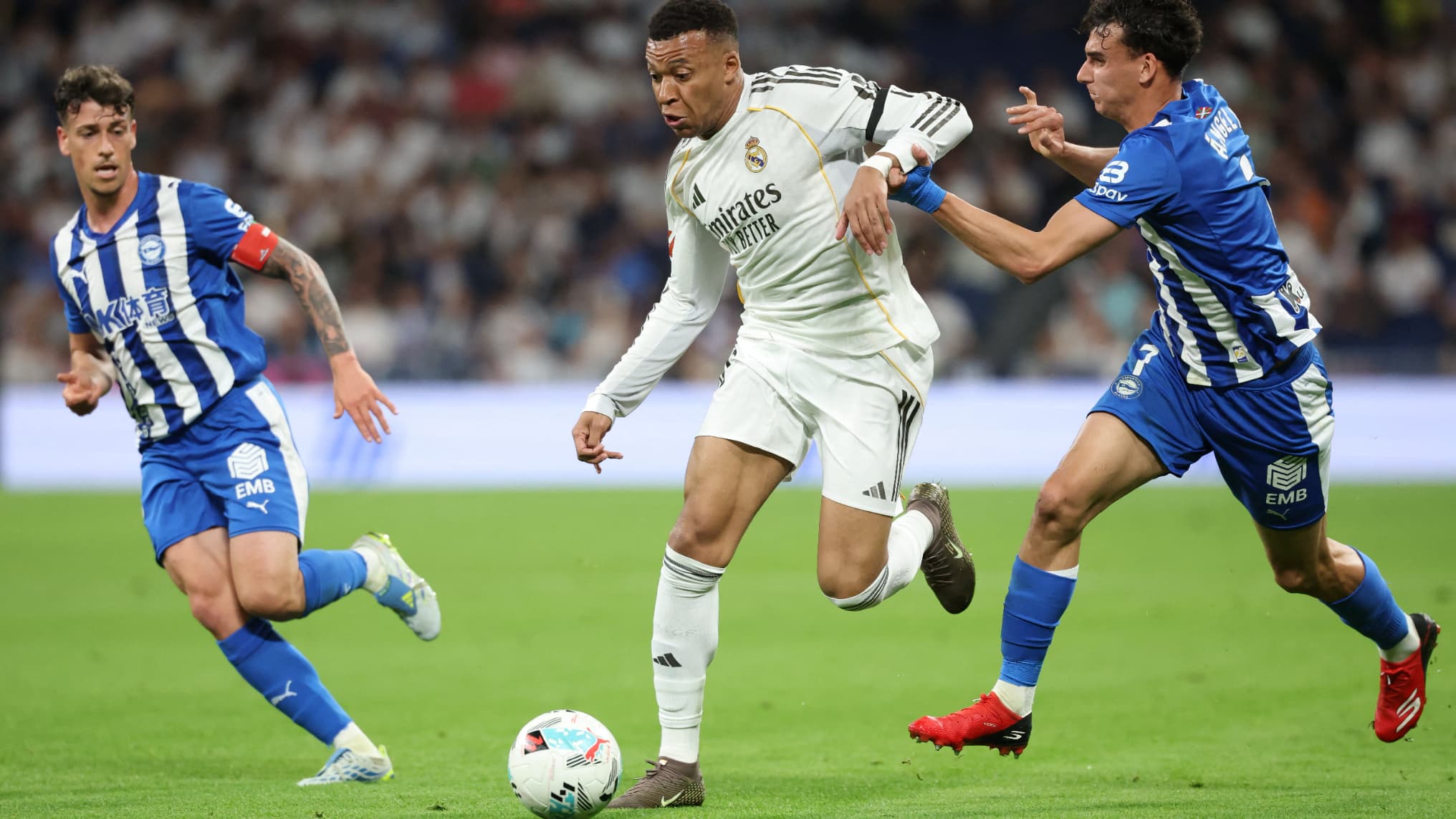 Real Madrid vs Alavés: Mbappé and Vinicius Lead Comeback Win in La Liga 33rd Matchday – Title Hopes Alive
