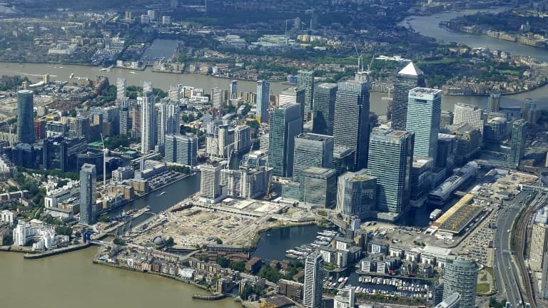 L'agence européenne du médicament devra continuer à verser le loyer de son siège londonien, situé dans une tour du quartier d'affaires de Canary Wharf, jusqu'à la fin de son bail en 2039.