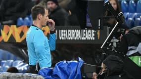 Les échanges lors du VAR bientôt audibles en direct? 