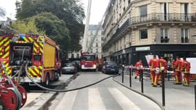 Une centaine de pompiers ont été mobilisés pour éteindre un incendie dans le 11e.