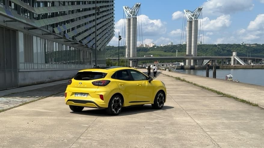 The Ford Puma Gen-E offers autonomy announced at 376 km. The Ford Puma Gen-E offers autonomy announced at 376 km.