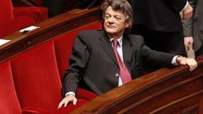 Le Parti radical se prononcera en mai sur son départ éventuel de l'UMP pour constituer une "confédération des centres". L'ancien ministre de l'Ecologie Jean-Louis Borloo prône la création d'ici là d'un "comité de liaison permanent regroupant l'ensemble de