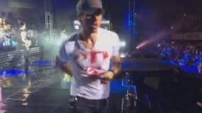 Enrique Iglesias s'est blessé samedi en manipulant un drone, sur scène en plein concert.