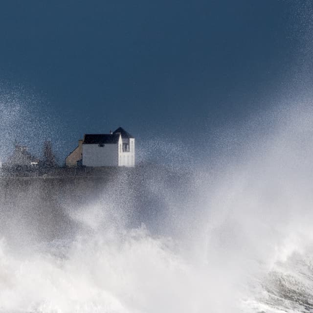 En Direct Tempete Aurore Fin De La Vigilance Orange Vent Violent