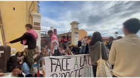 Un blocage a eu lieu ce jeudi 16 novembre dans le campus de Sciences Po Menton