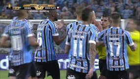 VAR, carton rouge, penalty à la 95e… fin de match complètement dingue lors de Gremio-River Plate