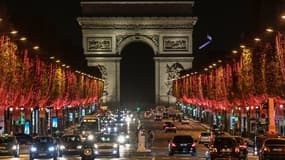 Les illuminations de Noël sur les Champs-Élysées à Paris le 22 novembre 2020