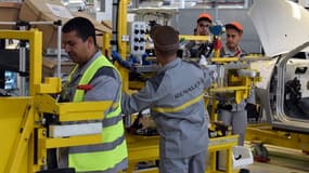 L'usine de Renault en Algérie a une capacité de production de 50.000 véhicules par an et emploie 700 salariés.
