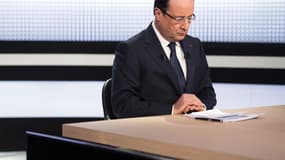 François Hollande préparant une intervention sur France 2, le 28 mars 2013.