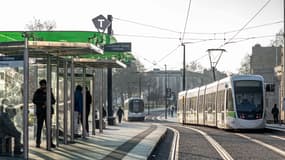 L'arrêt "Duchesse Anne-Château" du tramway de Nantes, en Loire-Atlantique en décembre 2024.