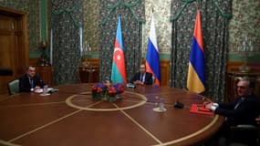 Les ministres des Affaires étrangères russe, arménien et azerbaïdjanais à Moscou le 9 octobre 2020
