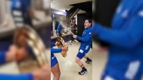 Du vestiaire aux bords de Seine, la folle soirée des Bleues, championnes d'Europe de handball