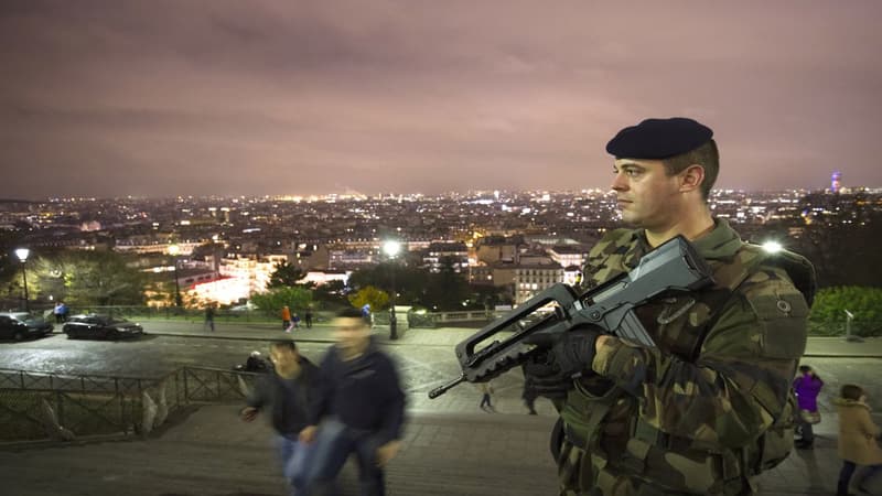 Un militaire au Sacré coeur, photo d'illustration