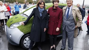Le groupe Bolloré estime que la concession présente "un défaut d’intérêt économique", lui ouvrant le droit de demander des compensations financières aux communes.