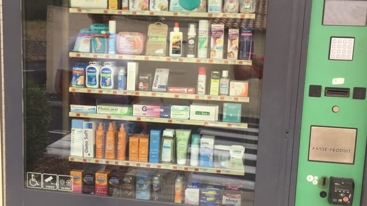 Un distributeur de produits de parapharmacie à Leucate (Aude) Un distributeur de produits de parapharmacie à Leucate (Aude)