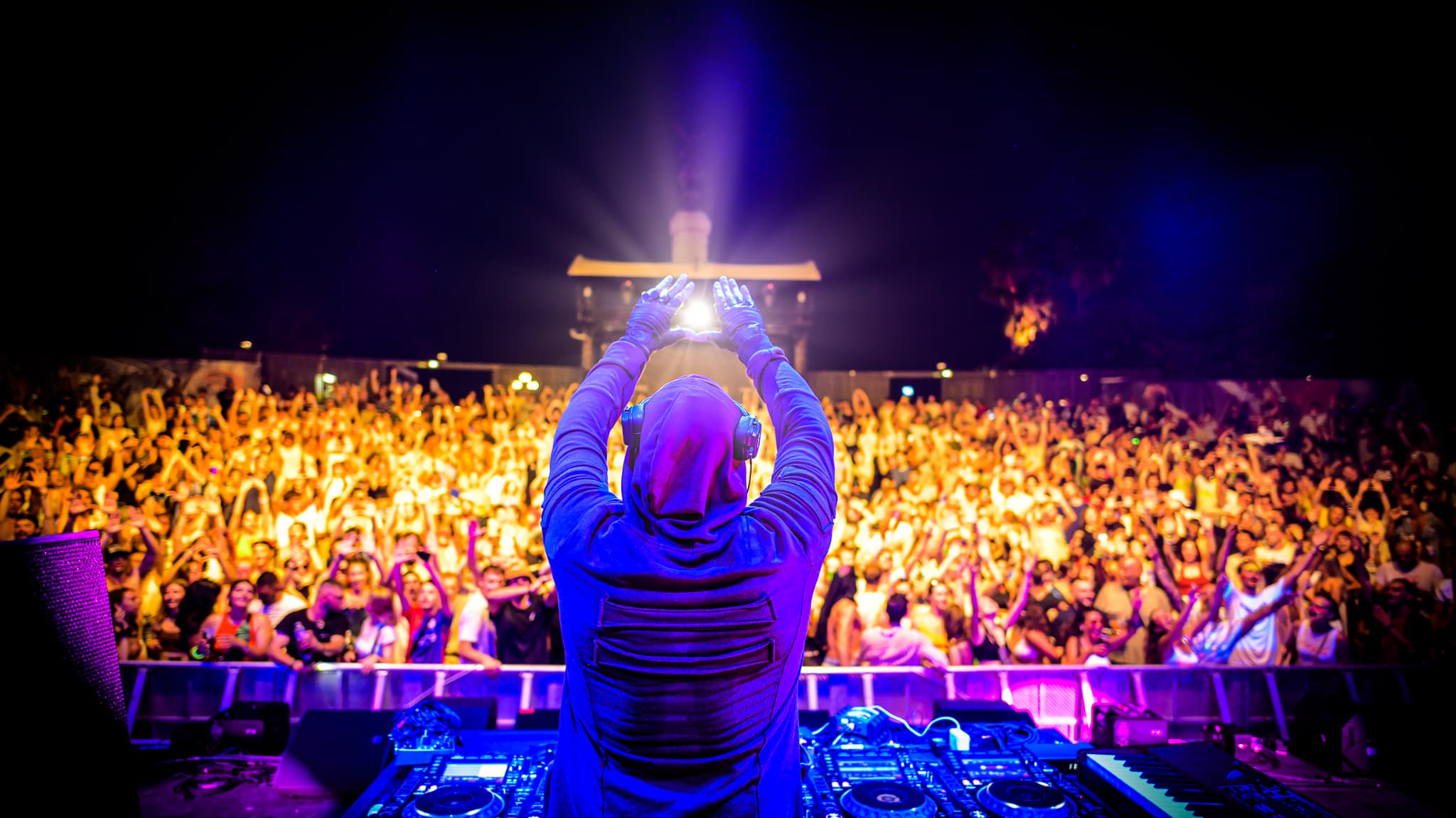 Neon festival2 Neon festival2