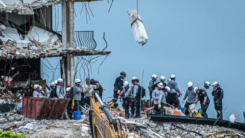 Immeuble effondré en Floride: le bilan s'élève à 24 morts, le reste du bâtiment bientôt détruit