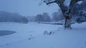 Lac de Besse-sur-Issole sous la neige - Témoins BFMTV