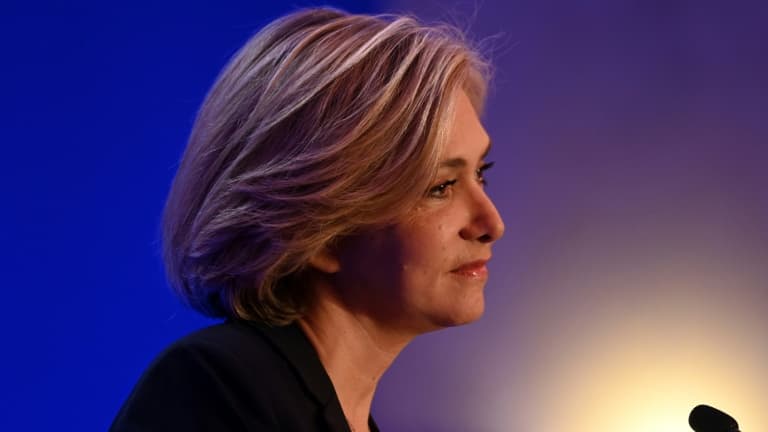 Valérie Pécresse lors d'un discours après l'annonce des résultats du premier tour de la présidentielle, à Paris le 10 avril 2022
