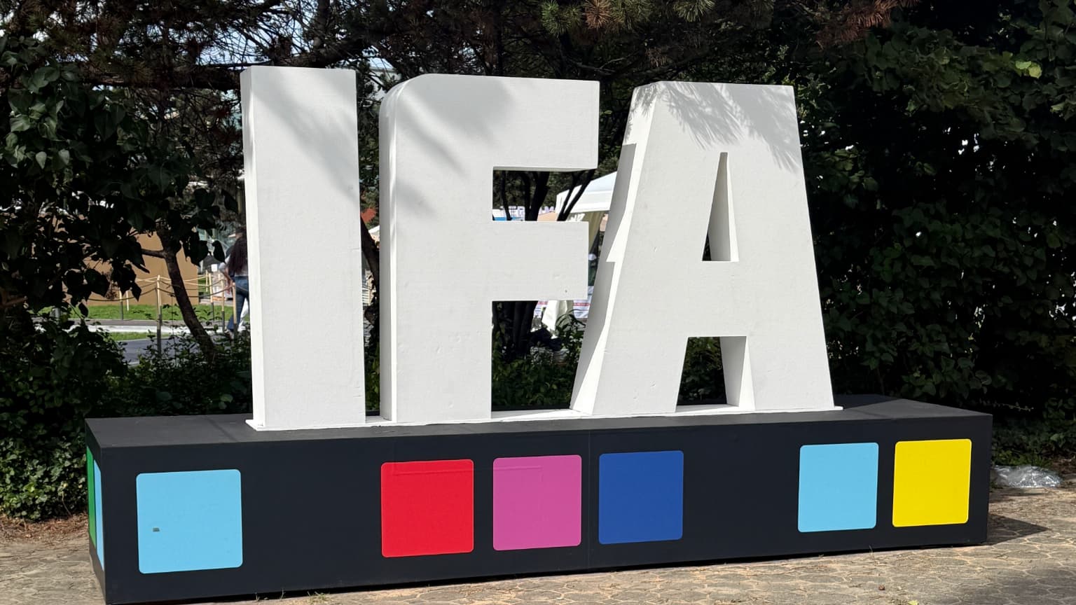 UTILES, INTRIGANTS, INDISPENSABLES OU IMPROBABLES: LES 9 OBJETS TECH DE NOTRE IFA 2025
