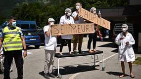 Crise à l'hôpital: des soignants manifestent