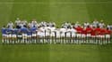 Pour répondre à une avant-match houleuse et au haka, les Français entrent sur la pelouse avec des t-shirts bleu-blanc-rouge.