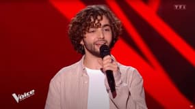 Benjamin Szwarc lors de son passage sur la scène de "The Voice" en 2021