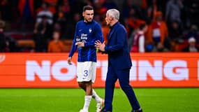 Jonathan Clauss et Didier Deschamps lors de Pays-Bas-France (1-2, qualifications Euro 2024), le 13 octobre 2023