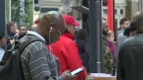 Des usagers de la SNCF menacent de ne plus payer leur abonnement si la grève persiste