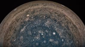 Le pôle Sud de Jupiter, photographié par la sonde Juno en février 2017. 