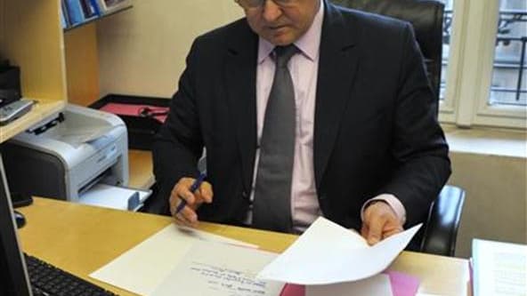 Michel Sapin, pressenti pour devenir ministre de l'Economie dans le prochain gouvernement de gauche en France, entend pénaliser les licenciements qualifiés de "boursiers", destinés à améliorer la rentabilité et non à préserver l'activité. /Photo d'archive