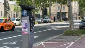 Une borne de stationnement dans le 3e arrondissement de Lyon le 12 mai 2025