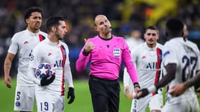 Mateu Lahoz lors de Dortmund-PSG en 2020
