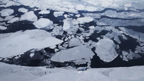 Photo illustrant la fonte des glaces au Groenland