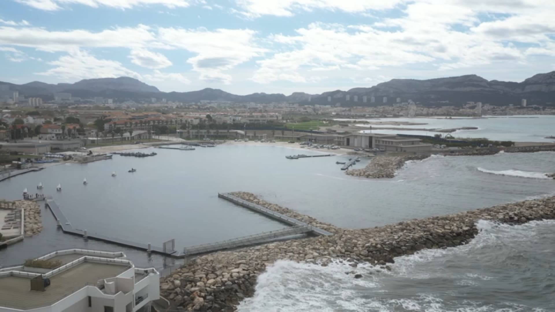 La marina olympique du Roucas blanc de Marseille, le 2 avril 2024, qui accueille les épreuves de voile lors des Jeux de Paris du 26 juillet au 11 août.