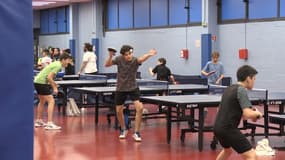Des jeunes pongistes à l'ACBB en mars 2025